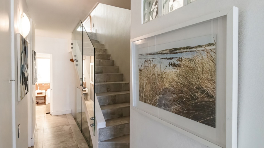 To Let 4 Bedroom Property for Rent in Gordons Bay Village Western Cape